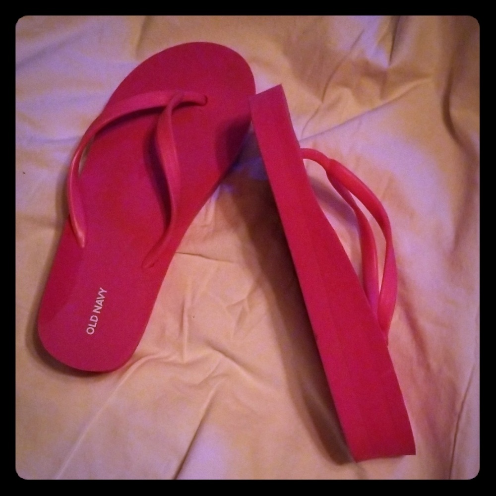 Old Navy Women's Wedge Flip Flops
